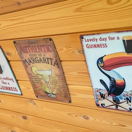 Lanterns Shepherds Huts & Glamping Happisburgh Esterno foto