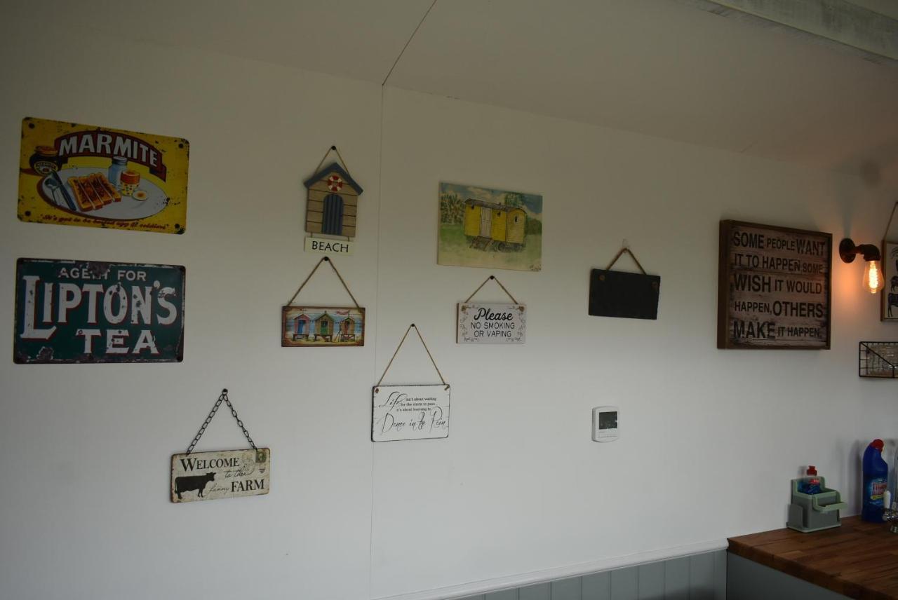 Lanterns Shepherds Huts & Glamping Happisburgh Esterno foto