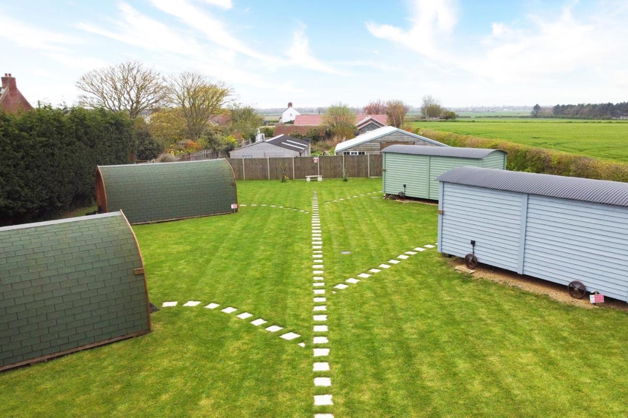 Lanterns Shepherds Huts & Glamping Happisburgh Esterno foto